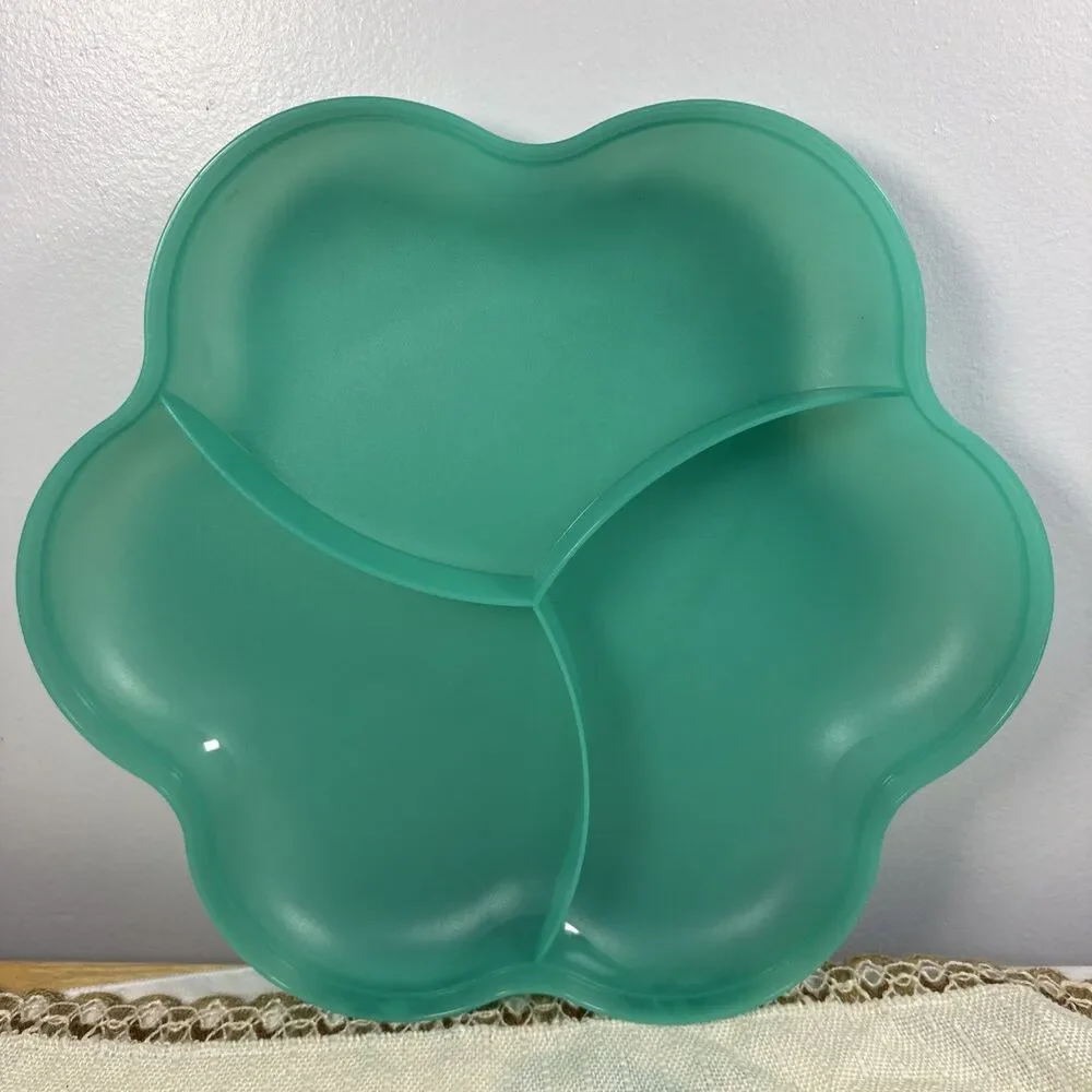 Tupperware Chip 'N Dip Serving Center Bowl Set Green 4 Containers With Lids